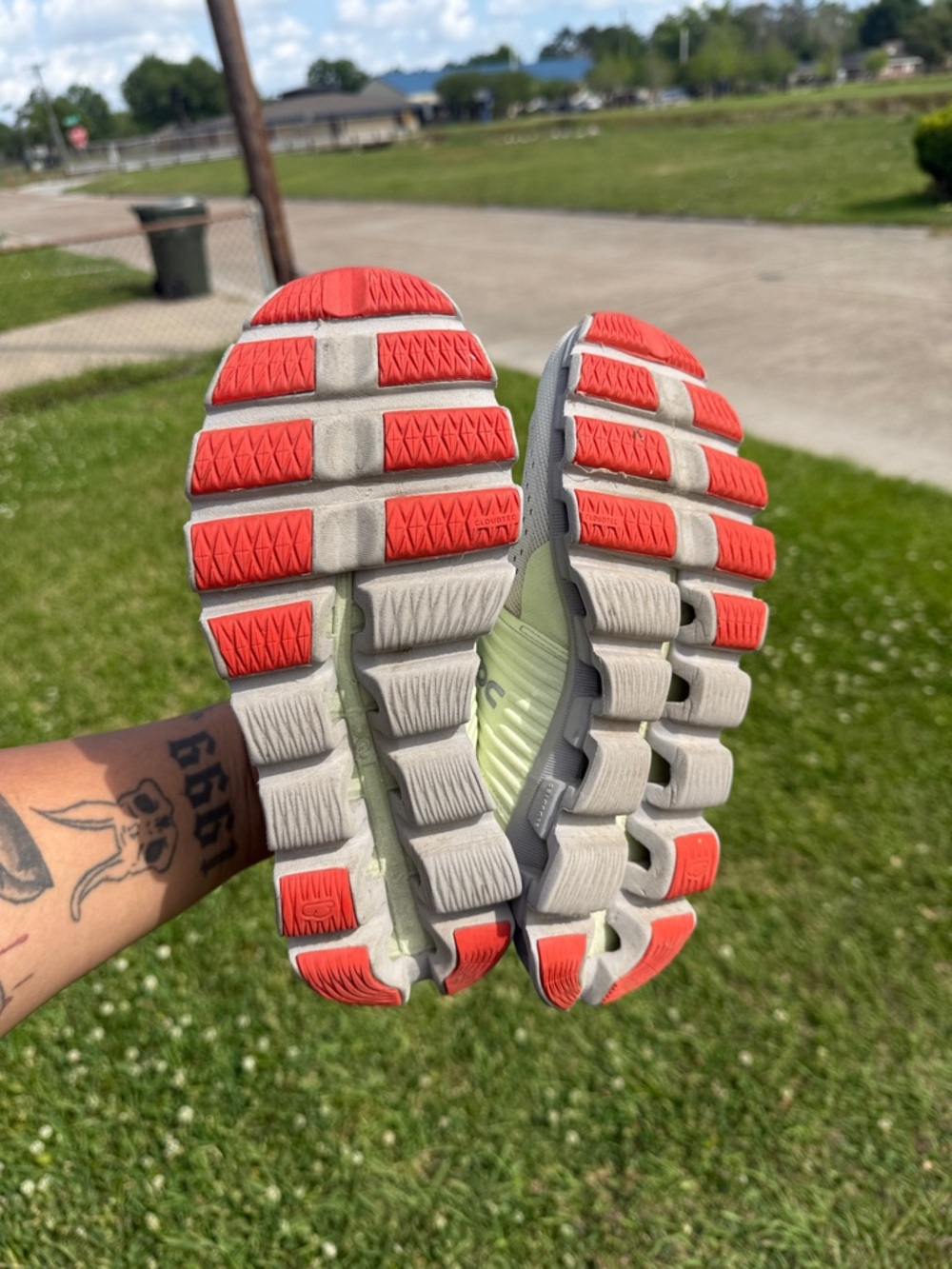 ON RUNNING On Cloudswift Women Sz 7.5 Running Shoes Gray/Mint - Picture 3 of 5